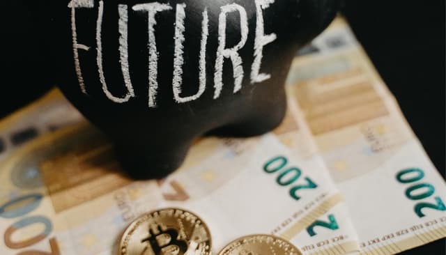 بررسی تفاوت معاملات اسپات و فیوچرز در بازار ارز دیجیتال