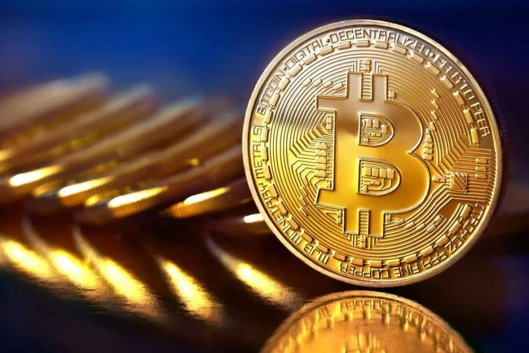 بیت کوین در آستانه ۱۲۰هزار دلار؛ آیا عبور از ۱۰۶۷۲۳ دلار ثبات می‌آورد؟