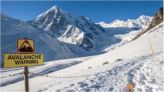 رکورد تراکنشهای ۱۰ ماهه Avalanche همزمان با خروج ۱ میلیارد دلاری استیبل کوینها