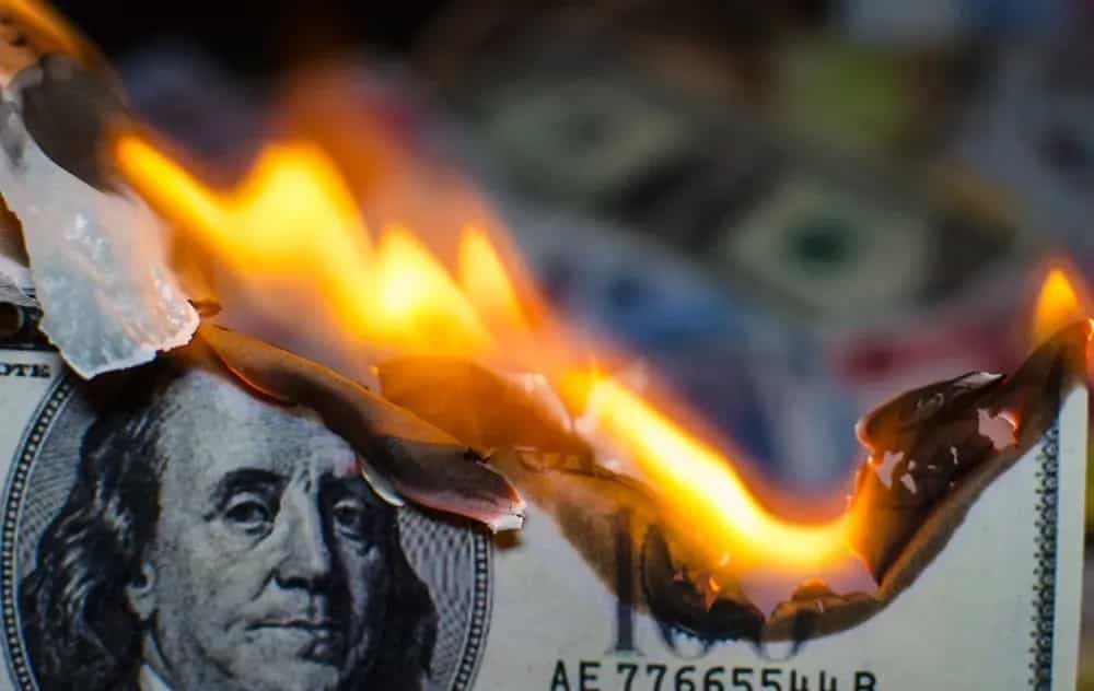 بازگشت بیت کوین به ۹۴۶۰۰ دلار؛ فشار فروش پس از انتخابات چه نقشی دارد؟