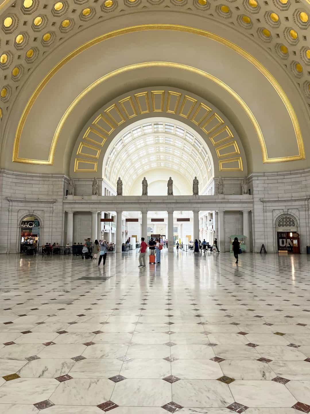 ضعف دلار در برابر ین و فرانک؛ تعدیل نیرو در آمریکا اوج گرفت